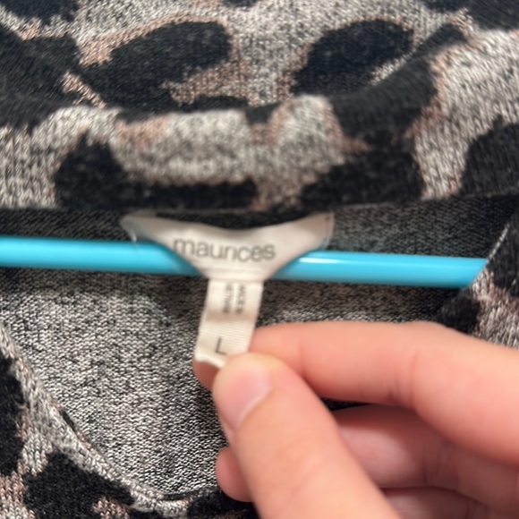 Maurices Long Sleeve Cheetah Print Shirt Size L - Picture 3 of 3